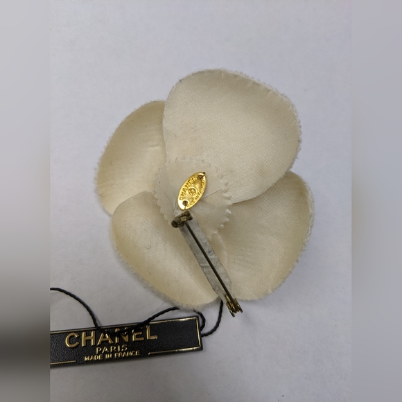 Chanel Camellia Brooch #606 - Picture 3 of 13